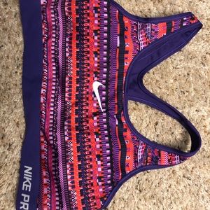Nike pro sports bra